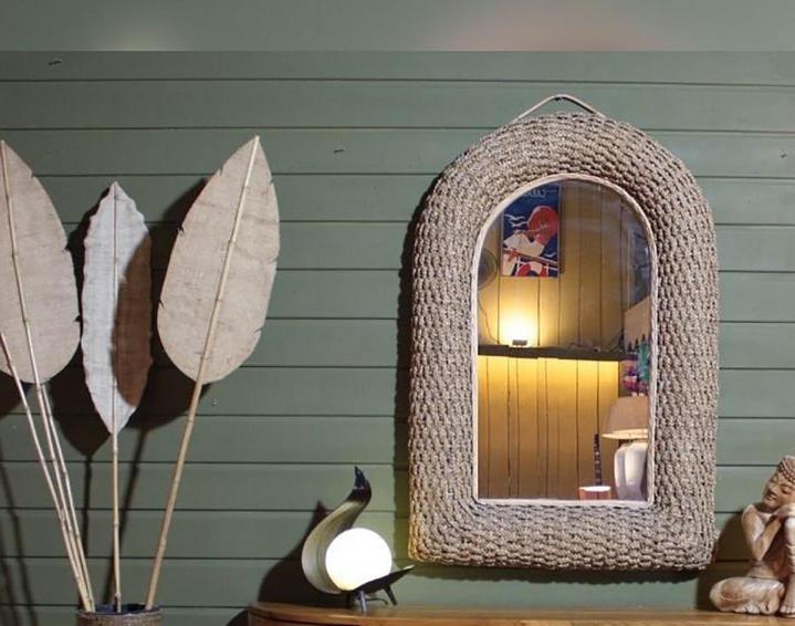 Retrouvez notre collection de miroirs pour tous les goûts.